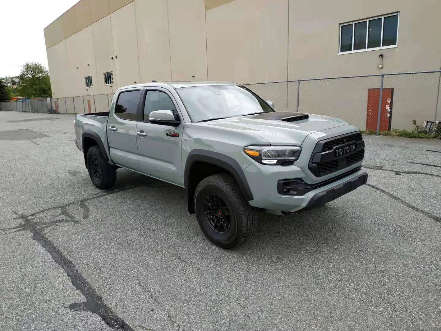 新型タコマTRD　Pro4WD　輸入　入荷